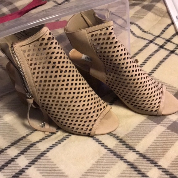 Steve Madden booties - Picture 4 of 8